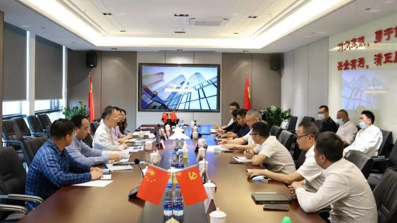 集團(tuán)黨委副書(shū)記、董事鄧偉群帶隊(duì)到珠海建工集團(tuán)督導(dǎo)檢查疫情防控和安全生產(chǎn)工作